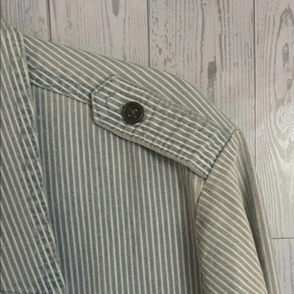 Universal Thread Women”s Light Blue Pinstripe Barn Jacket - Picture 5 of 5
